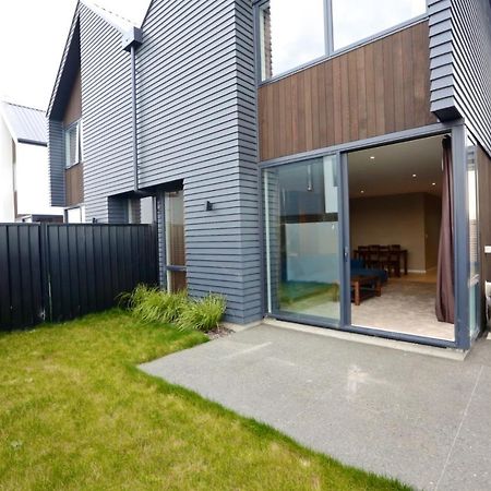 Golden Sun Apartment -Two Bedrooms, Three Bedrooms Christchurch Exterior photo